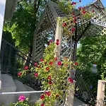 Hillcrest Bed And Breakfast